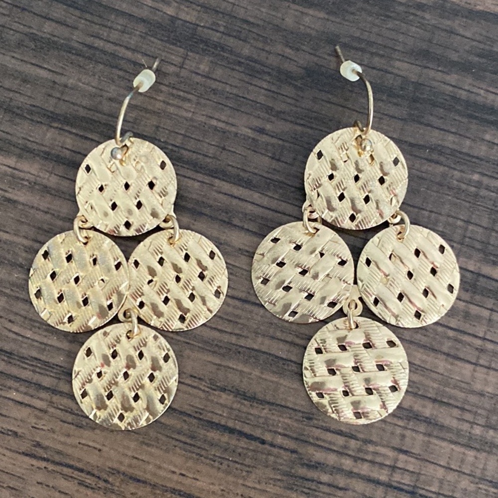 Textured Gold Tone Dangle Pierced Earrings  Lightweight and Gorgeous